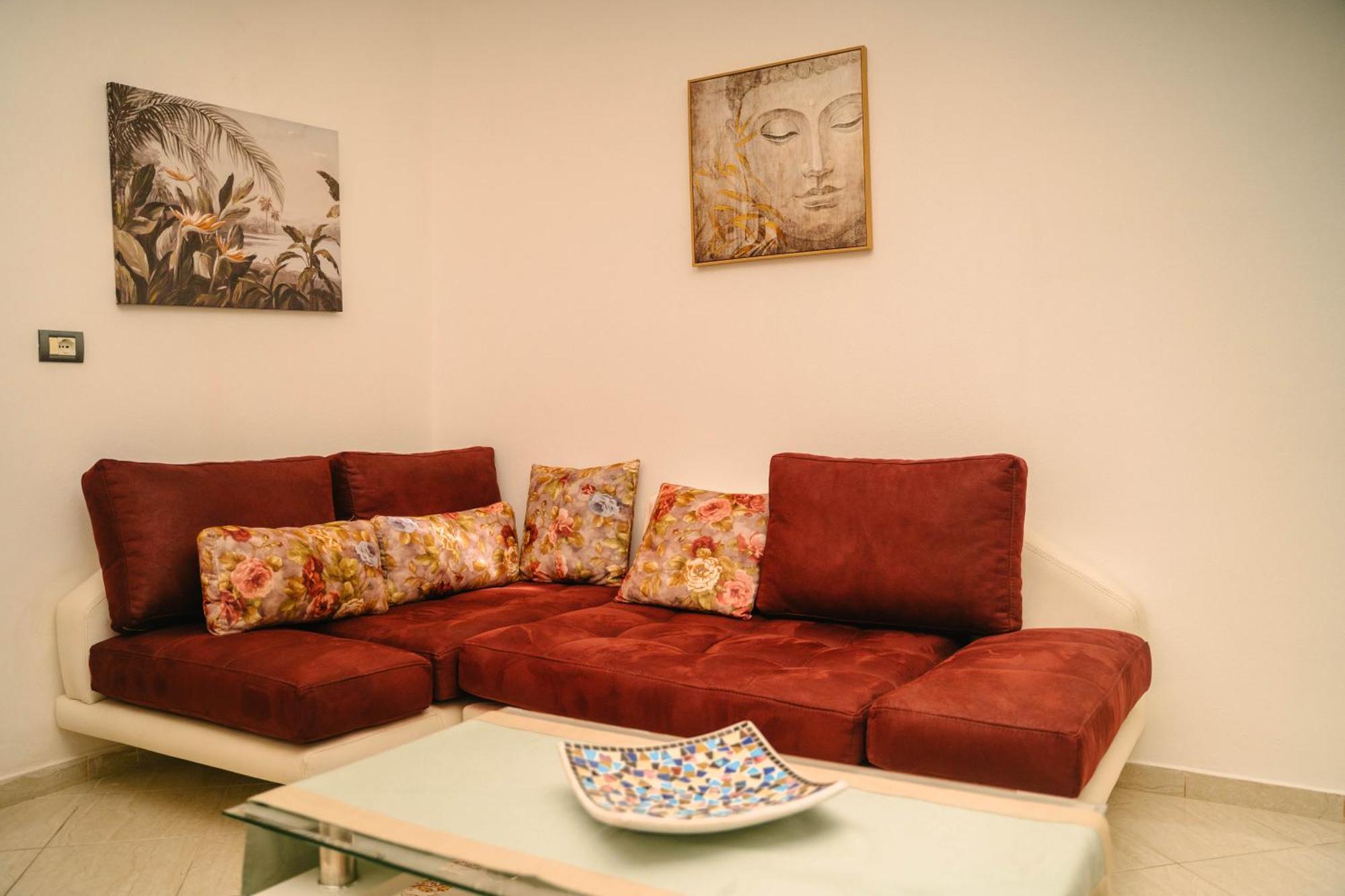 Peaceful Villa In New Bazaar Tirana Bagian luar foto