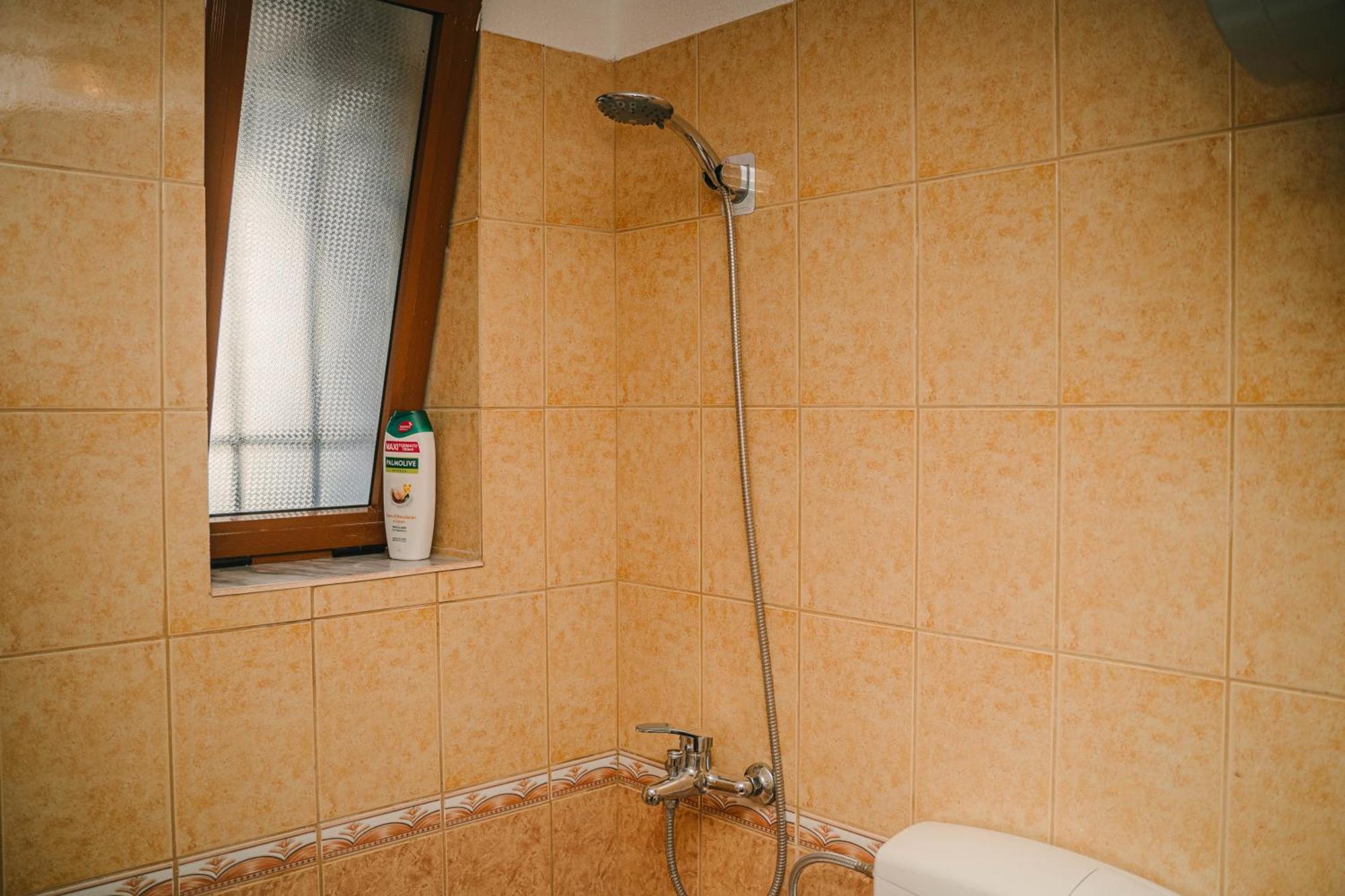 Peaceful Villa In New Bazaar Tirana Bagian luar foto